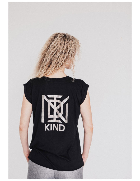 T-shirt: KIND